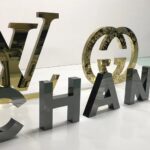 gia công chữ nổi inox