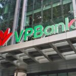 lắp đặt chữ nổi trên tòa nhà